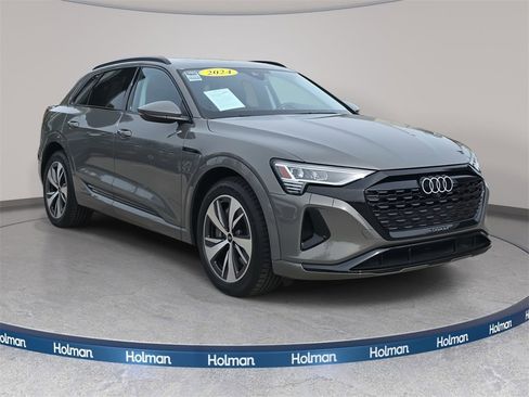 Certified 2024 Audi Q8 e-tron Premium image 1