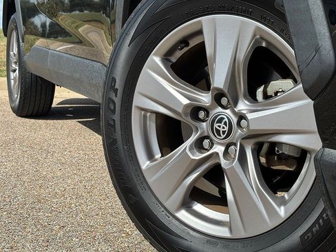 Used 2023 Toyota RAV4 XLE FWD image 2