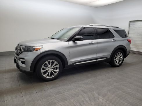 Used 2020 Ford Explorer Limited RWD image 2
