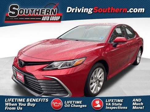 Used 2024 Toyota Camry LE image 1