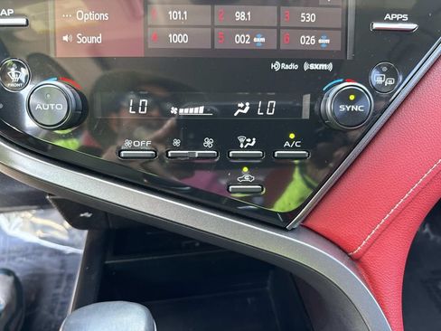Used 2020 Toyota Camry XSE FWD image 33