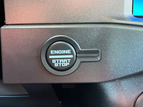 New 2025 Ford Bronco Badlands image 17