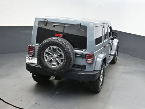 Used 2015 Jeep Wrangler Unlimited Rubicon w/ Connectivity Group image 34
