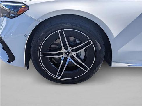 Used 2025 Mercedes-Benz E 350 Sedan image 24