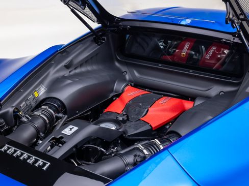 Certified 2021 Ferrari F8 Tributo RWD image 35