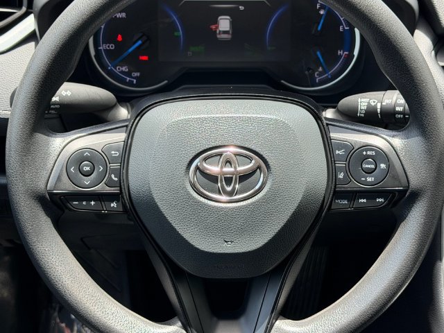 Used 2025 Toyota RAV4 XLE AWD/4WD image 14