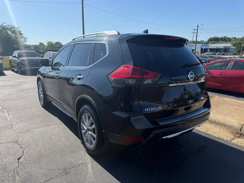 Used 2017 Nissan Rogue SV FWD image 5