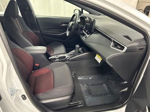Used 2025 Toyota Corolla SE FWD image 13