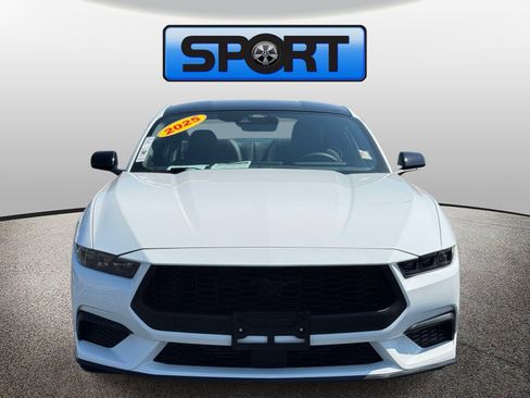 Used 2025 Ford Mustang Coupe RWD image 28