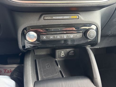 Certified 2024 Ford Escape Platinum w/ Premium Technology Package image 34