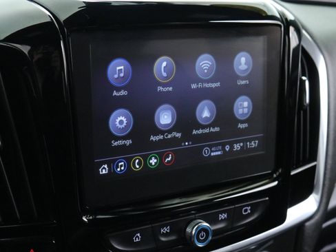 Used 2023 Chevrolet Traverse LT image 16