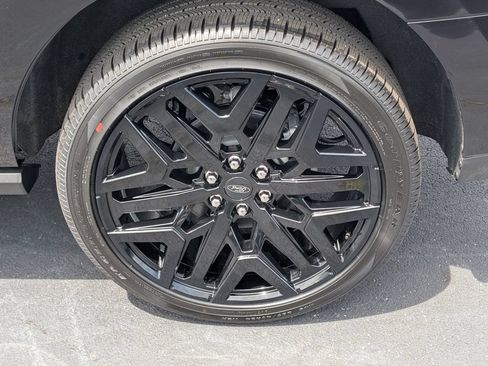 New 2027 Ford Expedition Platinum w/ Stealth Performance Package AWD/4WD image 18