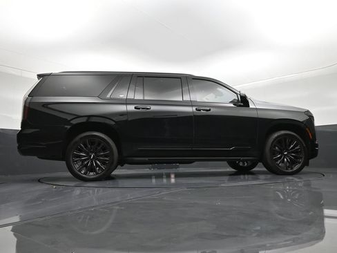 Used 2025 Cadillac Escalade ESV Sport w/ LPO, ONYX Package RWD image 24