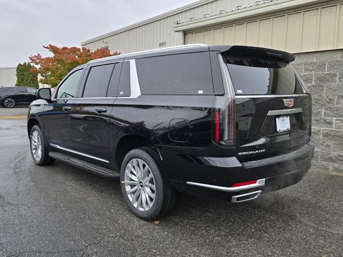 New 2026 Cadillac Escalade ESV 4WD image 4