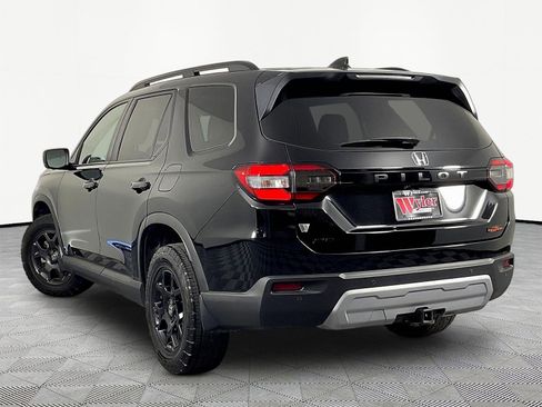 Used 2024 Honda Pilot TrailSport image 4