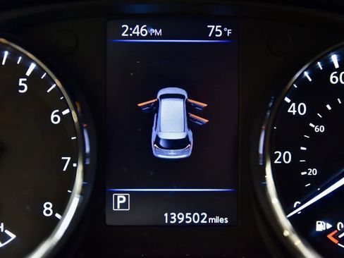 Used 2018 Nissan Rogue SV AWD/4WD image 28