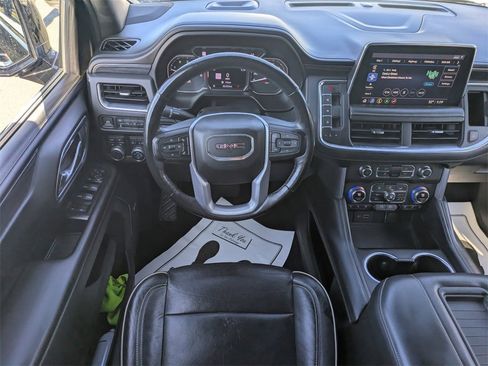 Used 2021 GMC Yukon SLT w/ SLT Luxury Plus Package image 18