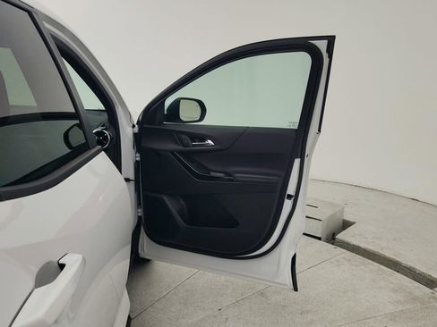 Used 2025 Chevrolet Equinox LT FWD image 25