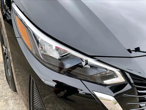 Certified 2024 Nissan Sentra SV w/ Lighting Package FWD image 27