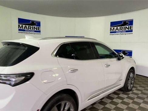 Used 2021 Buick Envision Avenir w/ Technology Package II image 2