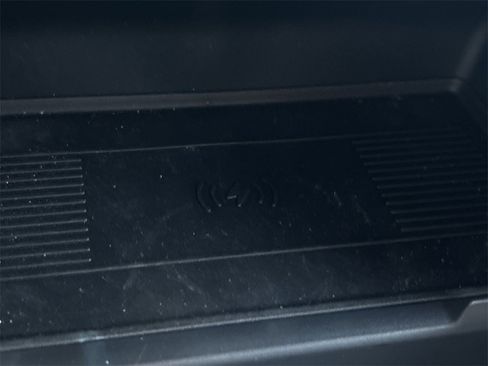 Used 2026 Land Rover Range Rover Velar S image 33