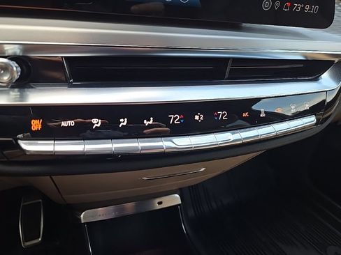 Used 2026 Cadillac Lyriq Signature Luxury w/ Nappa Leather Package AWD/4WD image 32