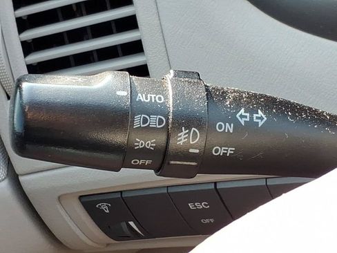 Used 2006 Hyundai Azera Limited FWD image 21