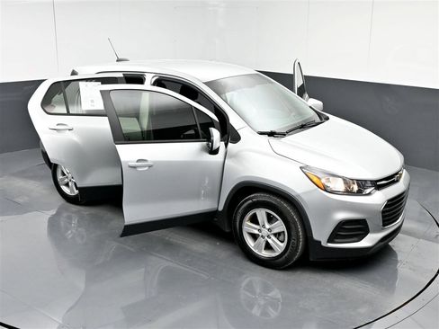 Used 2020 Chevrolet Trax LS w/ Tint and Cruise Package image 37