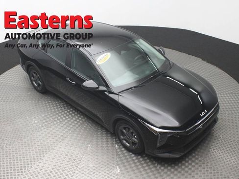 Used 2025 Kia K4 FWD image 3
