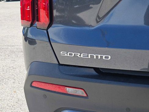 Certified 2023 Kia Sorento SX Prestige AWD/4WD image 11