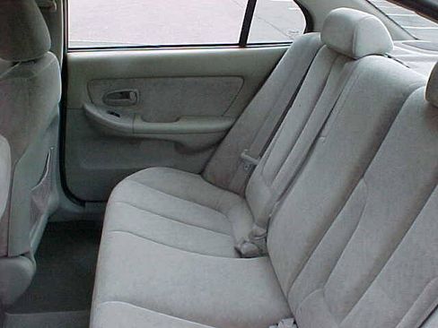 Used 2005 Hyundai Elantra GLS FWD image 13