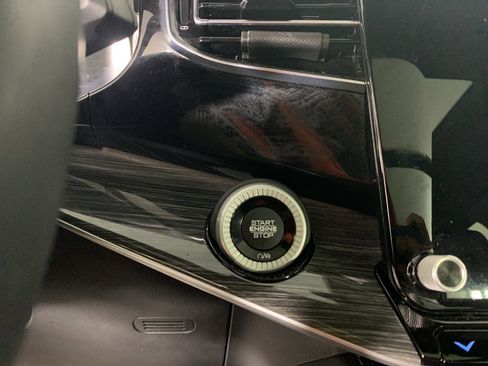 Used 2022 Jeep Wagoneer Series III w/ Premium Group I image 18