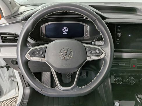 Used 2022 Volkswagen Taos SEL w/ Panoramic Sunroof Package image 17