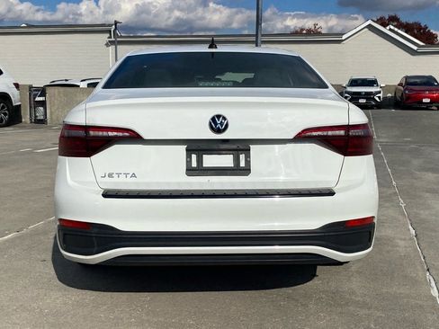 Certified 2023 Volkswagen Jetta Sport image 4