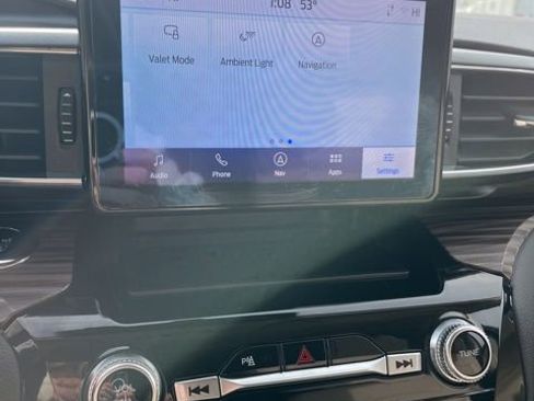 Used 2024 Ford Explorer Limited image 44