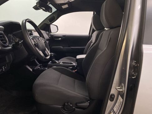 Used 2018 Toyota Tacoma TRD Sport image 13