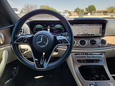 Used 2022 Mercedes-Benz E 450 4MATIC Sedan image 6