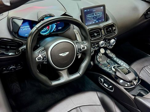 Used 2021 Aston Martin V8 Vantage Roadster image 57