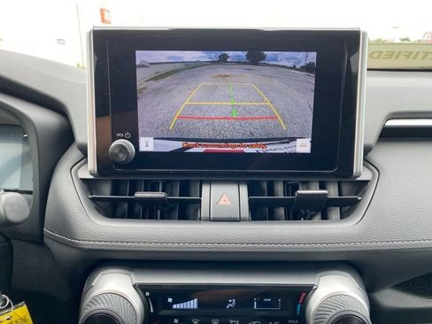 Certified 2023 Toyota RAV4 LE AWD/4WD image 7