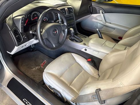 Used 2006 Chevrolet Corvette Coupe w/ Preferred Equipment Group RWD image 30