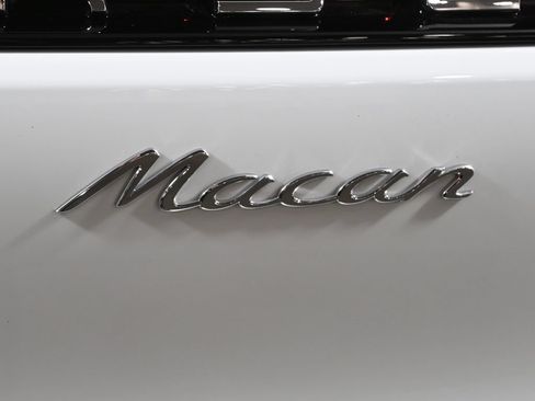 Used 2026 Porsche Macan AWD/4WD image 46
