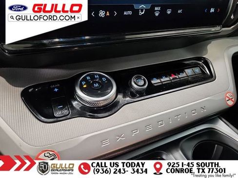 Used 2025 Ford Expedition Active image 27