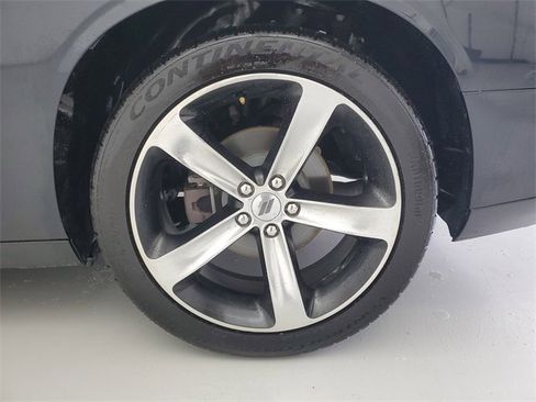 Used 2019 Dodge Challenger R/T w/ Driver Convenience Group image 10