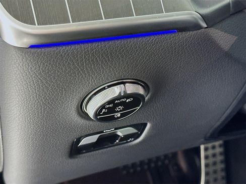 New 2026 Mercedes-Benz GLC 300 image 11