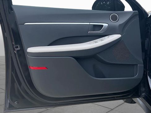 Used 2025 Hyundai Sonata SE FWD image 21