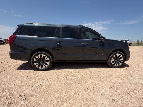 Used 2025 Ford Expedition Max Platinum w/ Driver's Package AWD/4WD image 19