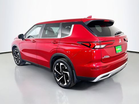 Used 2023 Mitsubishi Outlander SE Black Edition image 7