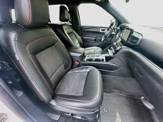 Used 2022 Ford Explorer ST-Line AWD/4WD image 32