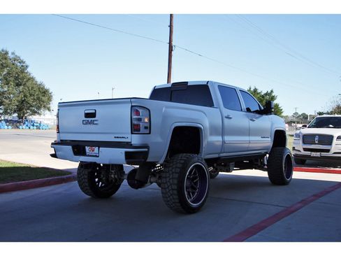 Used 2015 GMC Sierra 2500 Denali w/ Duramax Plus Package image 5