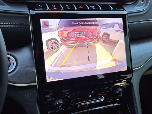 New 2025 Jeep Grand Cherokee L Limited image 19